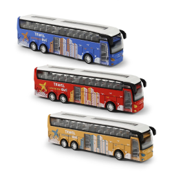Kovový dálkový autobus